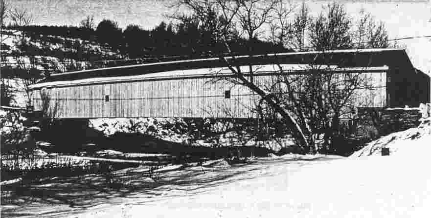 Photo of Hamden Bridge (32-13-03)
taken January 12, 2001  Dick Wilson