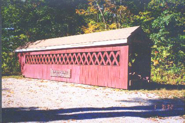Covered Bridge Crafts in
Brookline, NH Photo by Dick Roy, Sept. 3, 2001